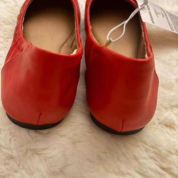 Amazon Essentials Vibrant Red Ballet Flats - Picture 4 of 8